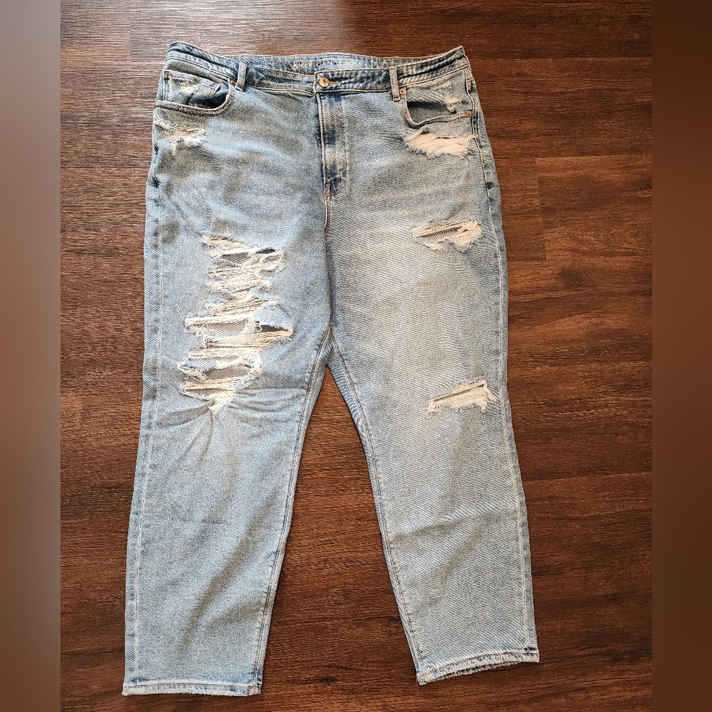 American Eagle Outfitters Light Blue Distressed Jeans